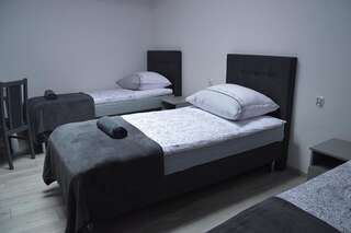 Хостелы Hostel Adabet24 Кемпно Двухместный номер Делюкс с 2 отдельными кроватями-12