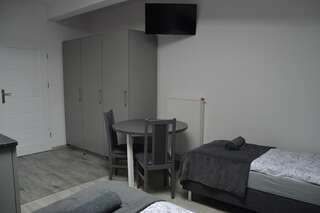 Хостелы Hostel Adabet24 Кемпно Двухместный номер Делюкс с 2 отдельными кроватями-14
